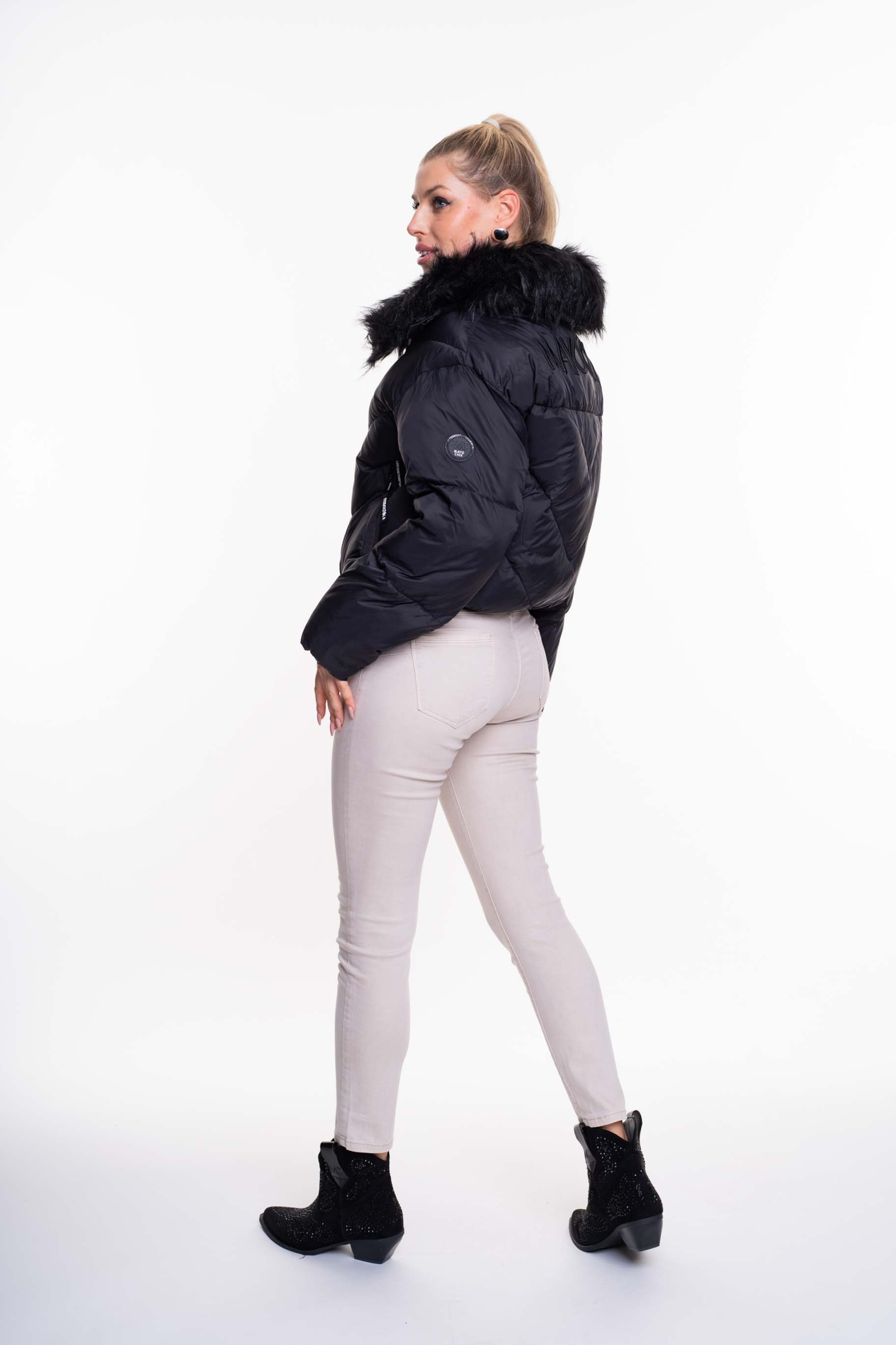 Mayo Chix Montevideo dzseki 2025/ F 4 Mayo Chix Montevideo dzseki 2025/ F - Image 4